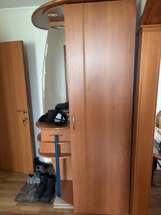 Продам шкаф  угловой