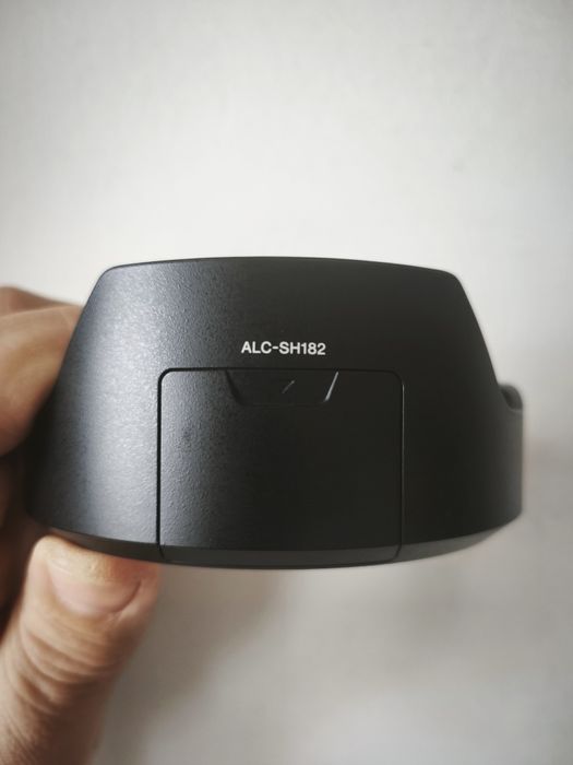 Sony Alc- SH182 , Sony FE 28-70mm F2 GM - parasolar