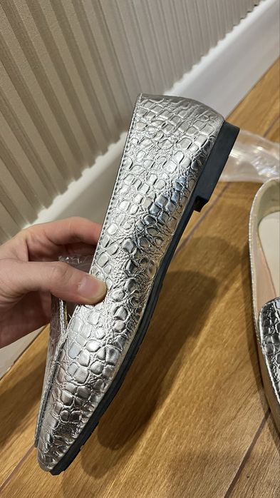 НОВЫЕ лоферы продам