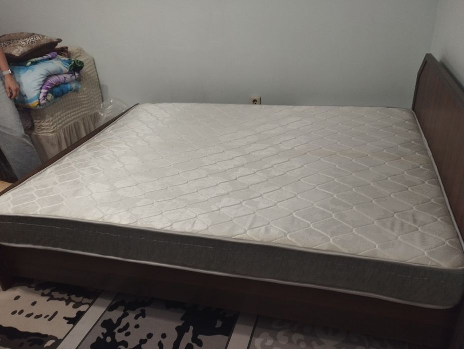 Продам матрас б/у.