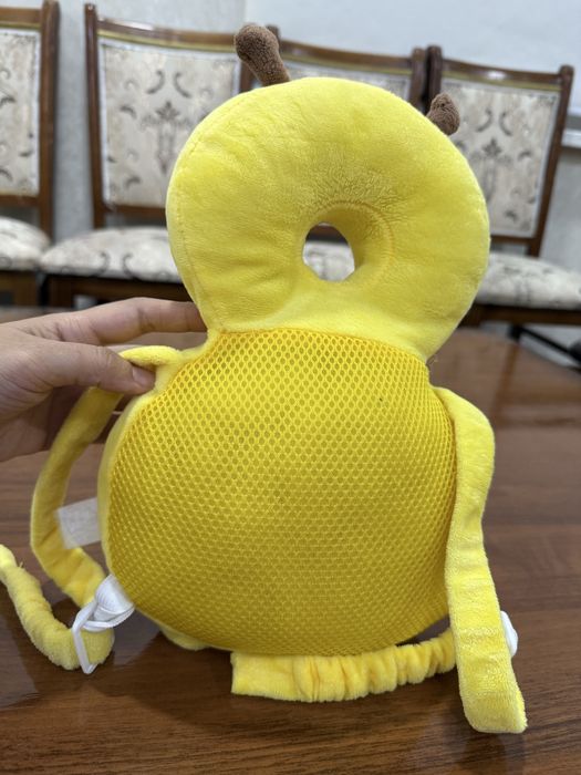 Противоударная подушка желтый