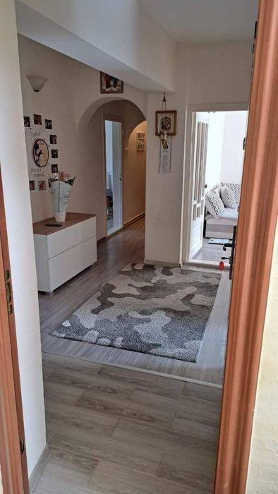 Apartament 3 camere 68 mp Parava