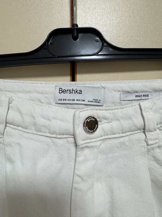Къси панталони Bershka