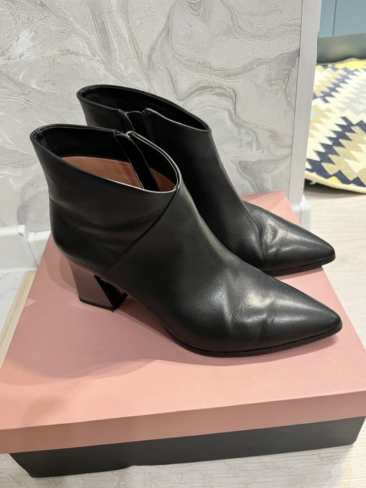 Продаю 2шт ботинки