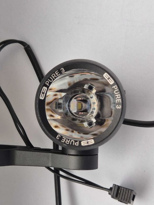 Butuc față cu dinam SP PL-7 + far bicicleta Supernova E3 Pure 3 HBM