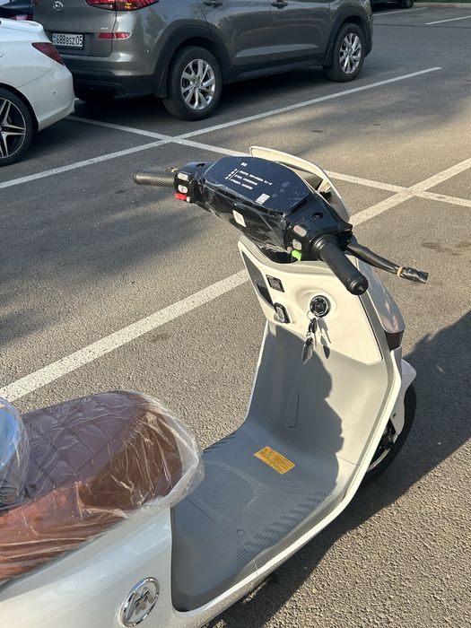 Новый электроскутер 2025г