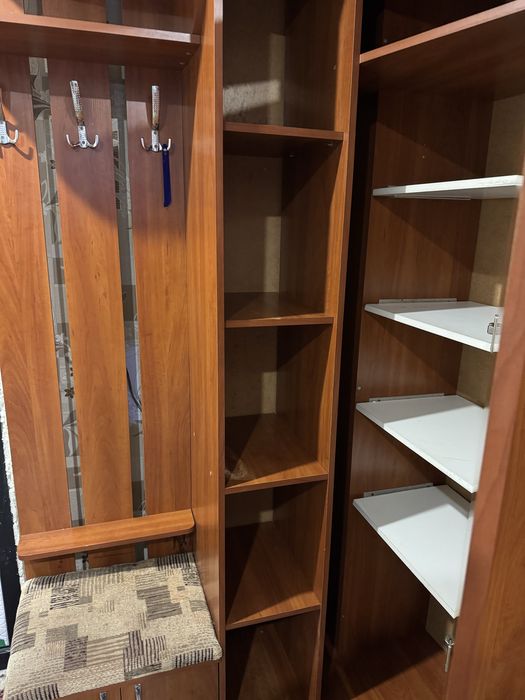 Продам угловой шкаф. Торг возможен