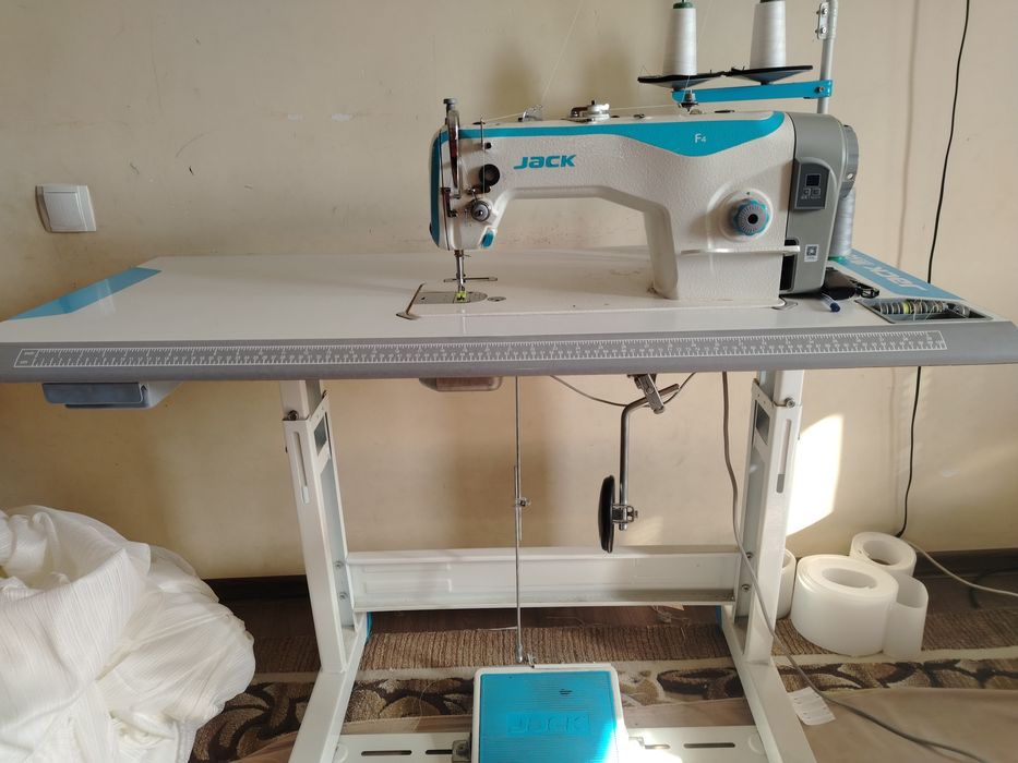 Tikuv mashinasi sotiladi 3 mln