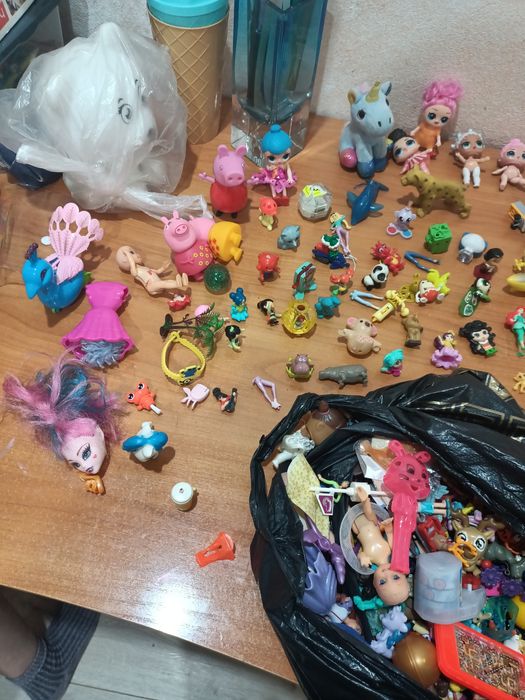 Продам игрушки от Киндер