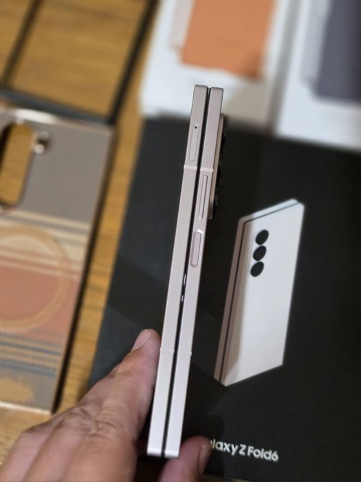 Samsung Galaxy Z Fold 6 ping 256gb Отличен.