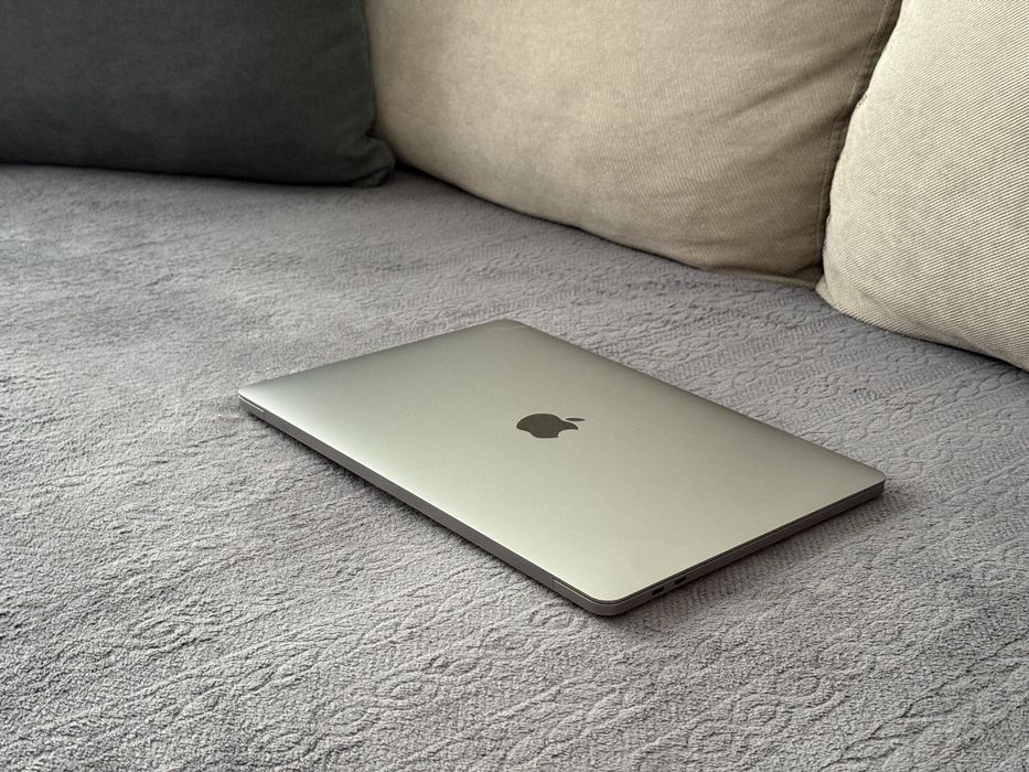 НОВ Macbook Pro 13' M2 2022/16GB Ram/512GB SSD/100% Battery/Space Gray