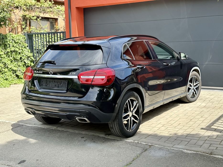 Mercedes GLA 200d 136 Cp 2015 Euro 6 | Navi mare | BiXenon | Jante AMG | Rate fixe |