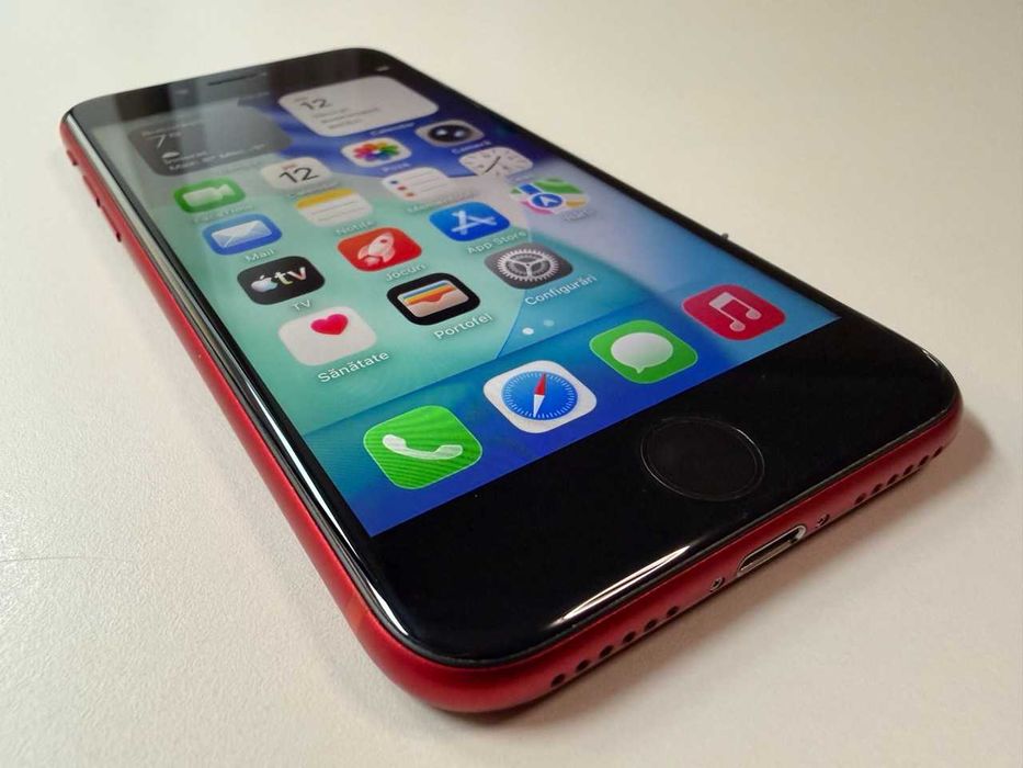  Apple / iPhone SE 2020 / 64 Gb / Red