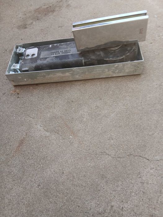 Панти и подови автомати Dorma – За стъклени и алуминиеви врати