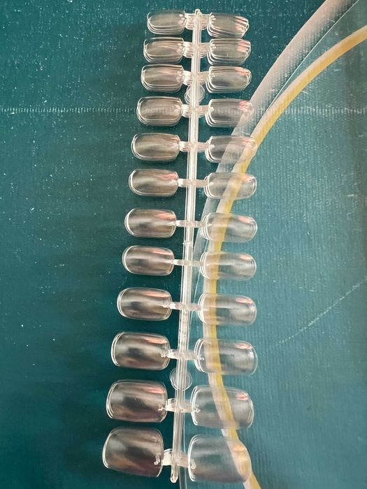 Комплект за изкуствени  нокти с Nailpop.