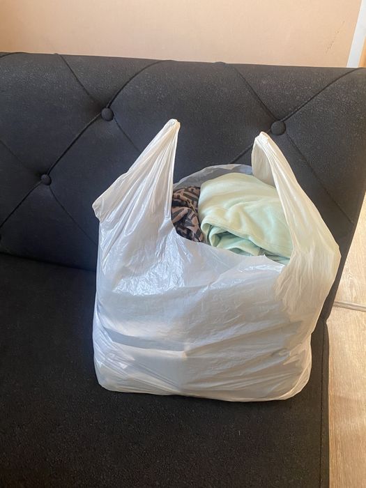 Отдам даром вещи для девочки подростка 12-13 лет