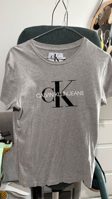 Tricou Zara mânecă bufantă nouă cu imprimeu