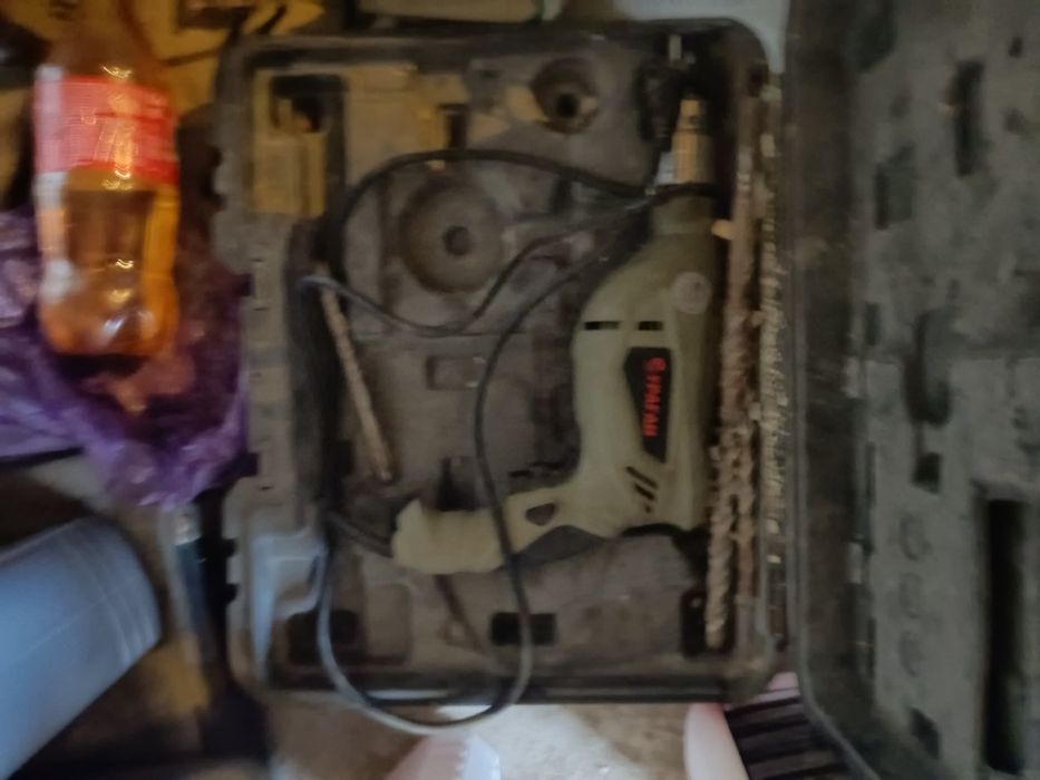 Продам кирпичи инструменты и т.д