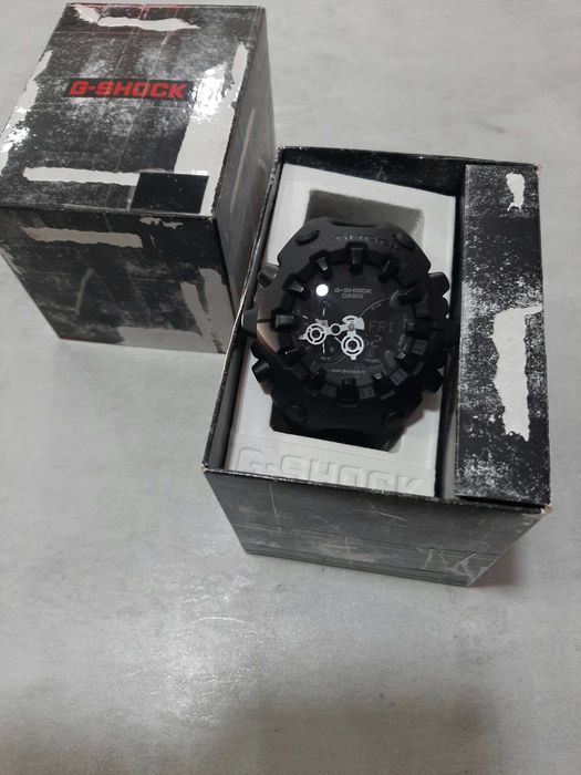 Часовник Casio G-Shock GA-V01