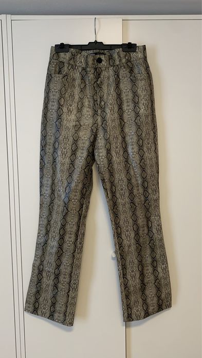 Pantaloni piele zara