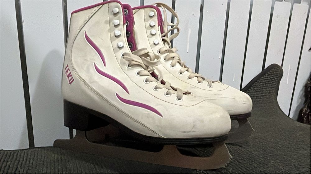 Коньки бу для девочек белый