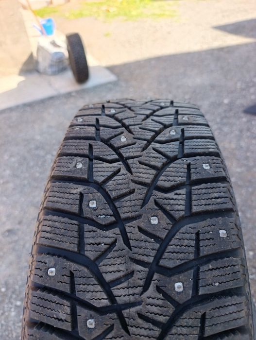Резина  Bridgestone (Бриджстоун)  на 15