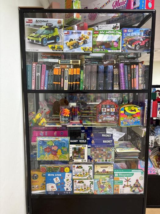 Продам стеклянные витрины