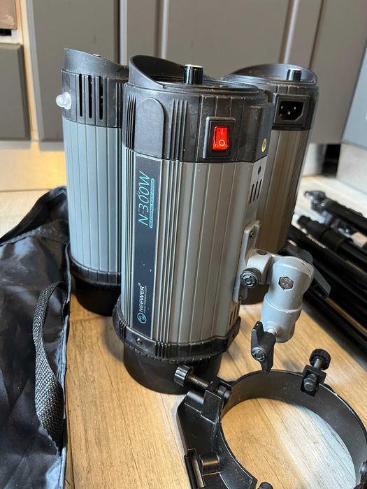 Студиен комплект Neewer N-300W - 3 светкавици + стойки + софтбоксове + чанта