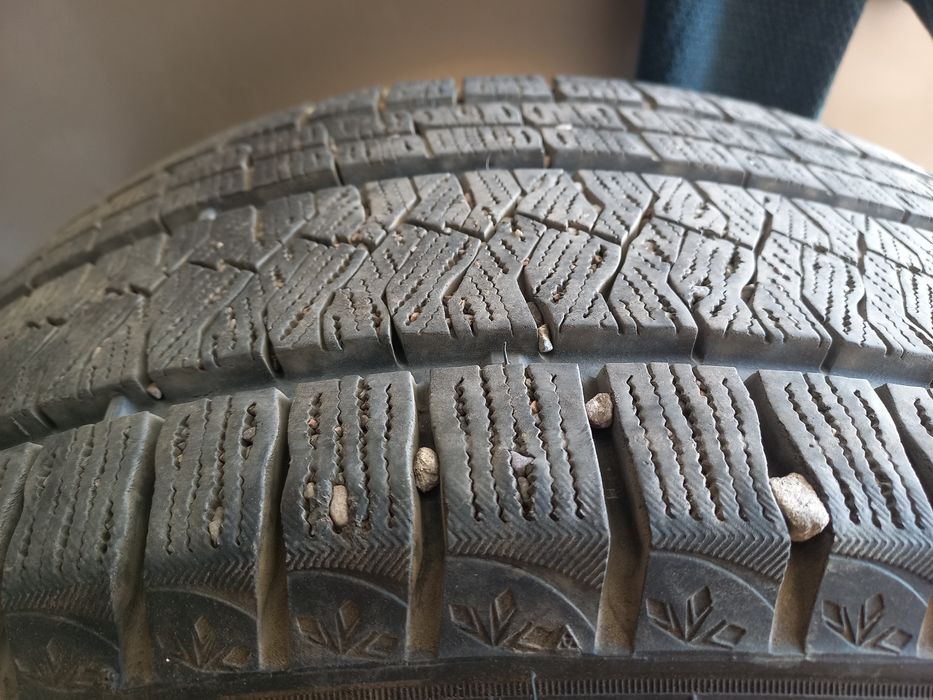 Продам шины комплект