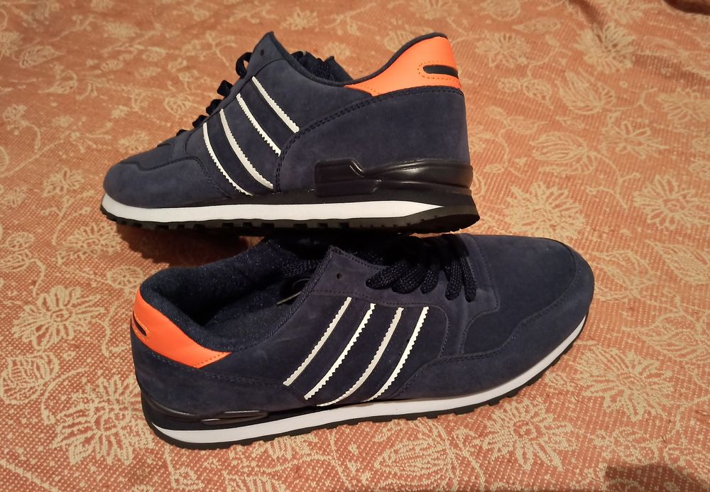 Продам мужские кроссовки