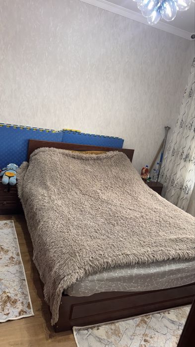 Продам спальный гарнитур