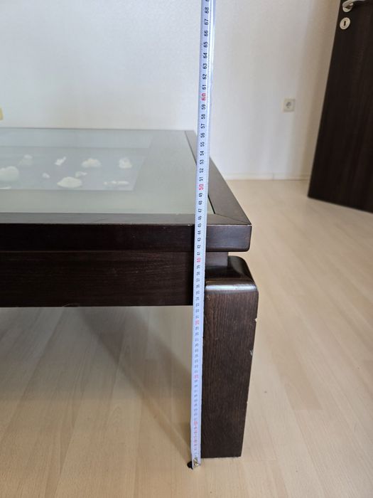 Холна маса от масив и стъкло