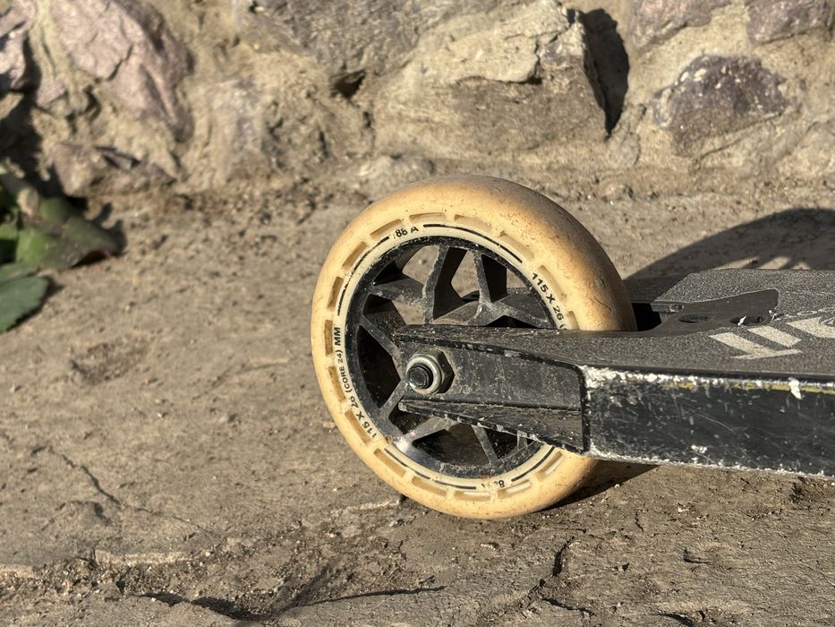 Трюковой самокат Limit