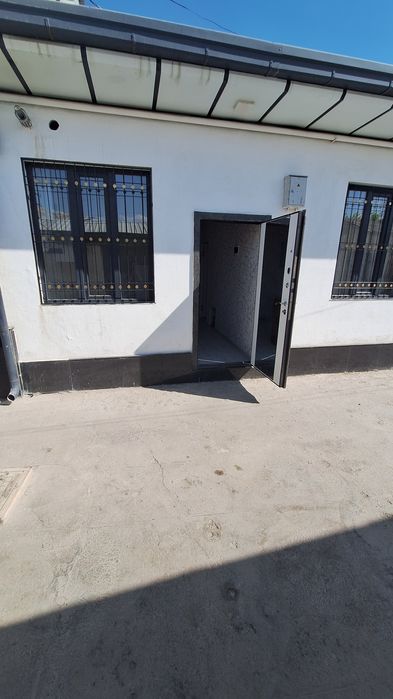 Продается квартира яшнабот ул м.ашрафи рисивий завод3ком 5