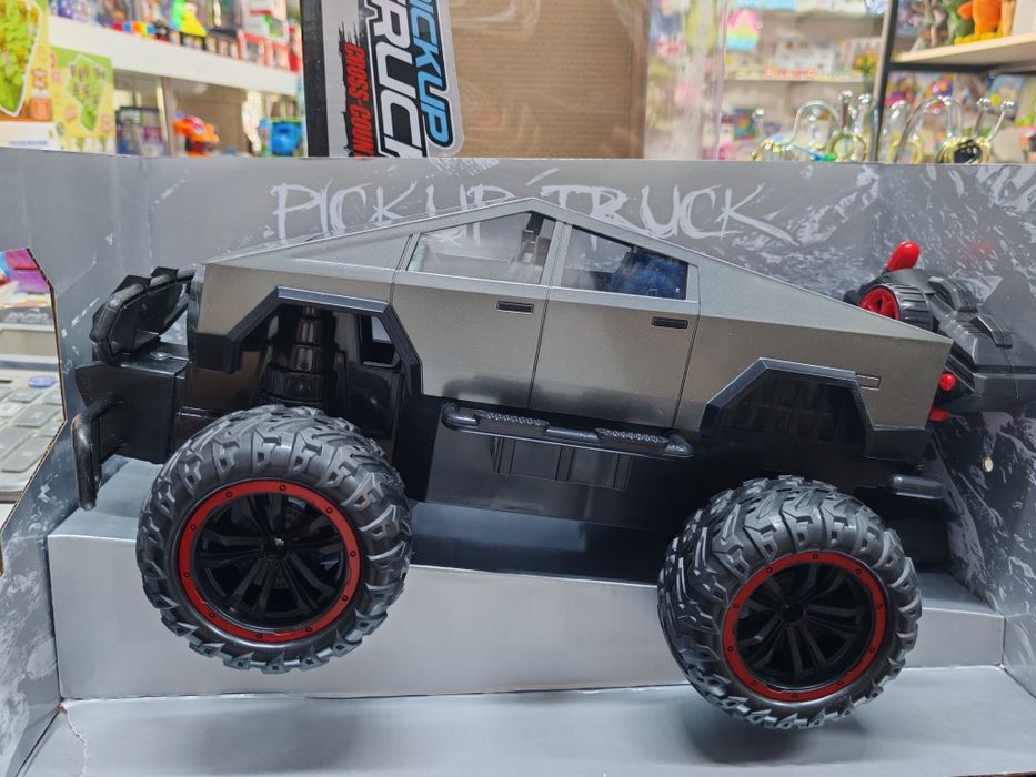 Продаётся машина Cyber track с радио управлением вне дорожный