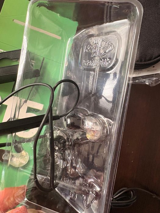 Shure (in-ear) SE 215, in cutie, sigilate