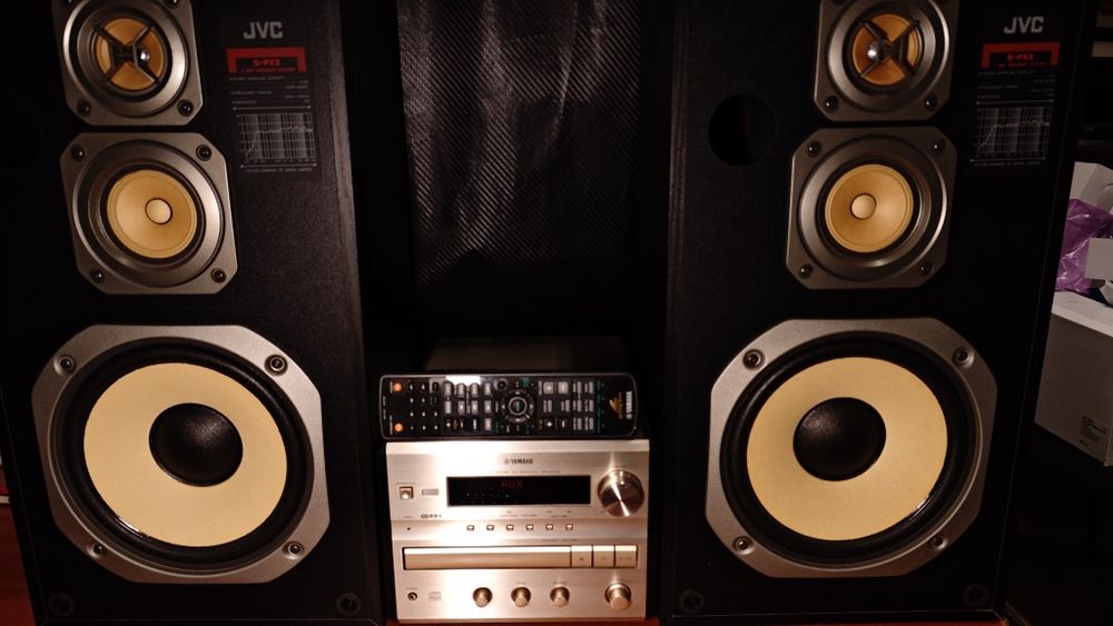 Yamaha combina audio boxe Jvc