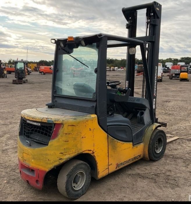 Vand/inchiriez Stivuitor JUNGHEINRICH DFG 435S 2011 diesel