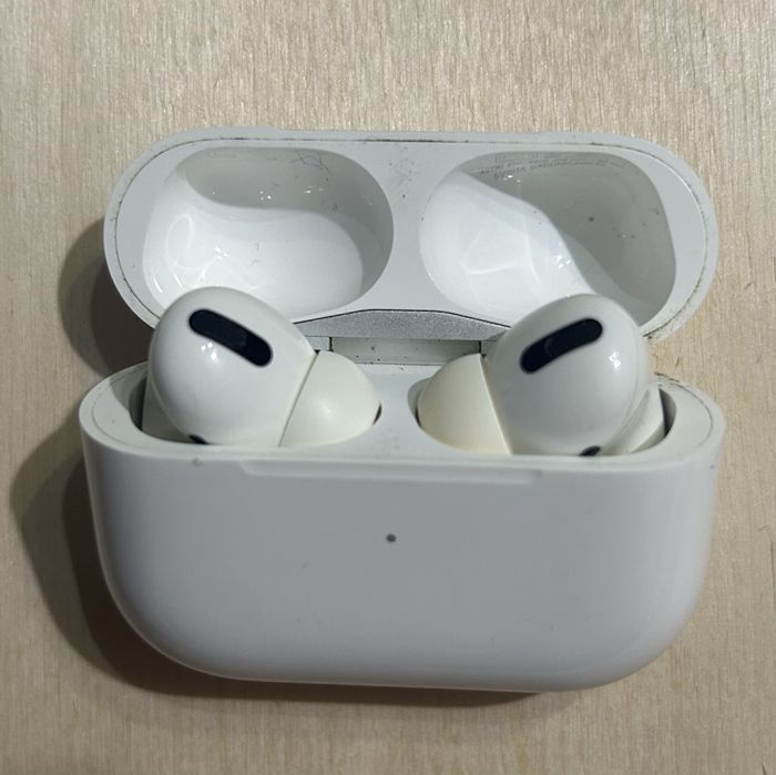 Наушники AirPods Pro