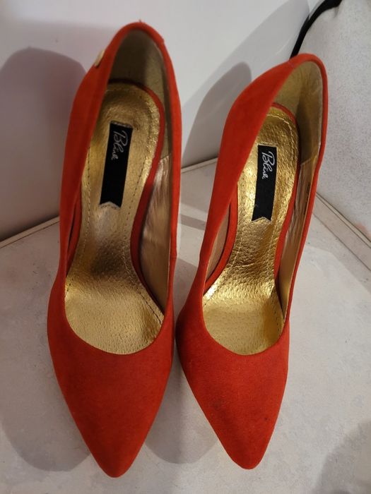 Pantofi dama cu toc eleganți roșii sau roz