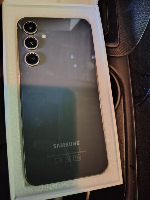 Samsung S23FE...