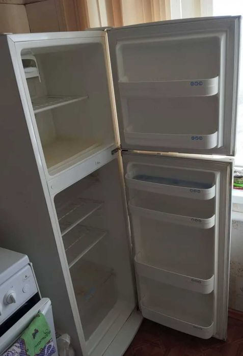 Продам холодильник