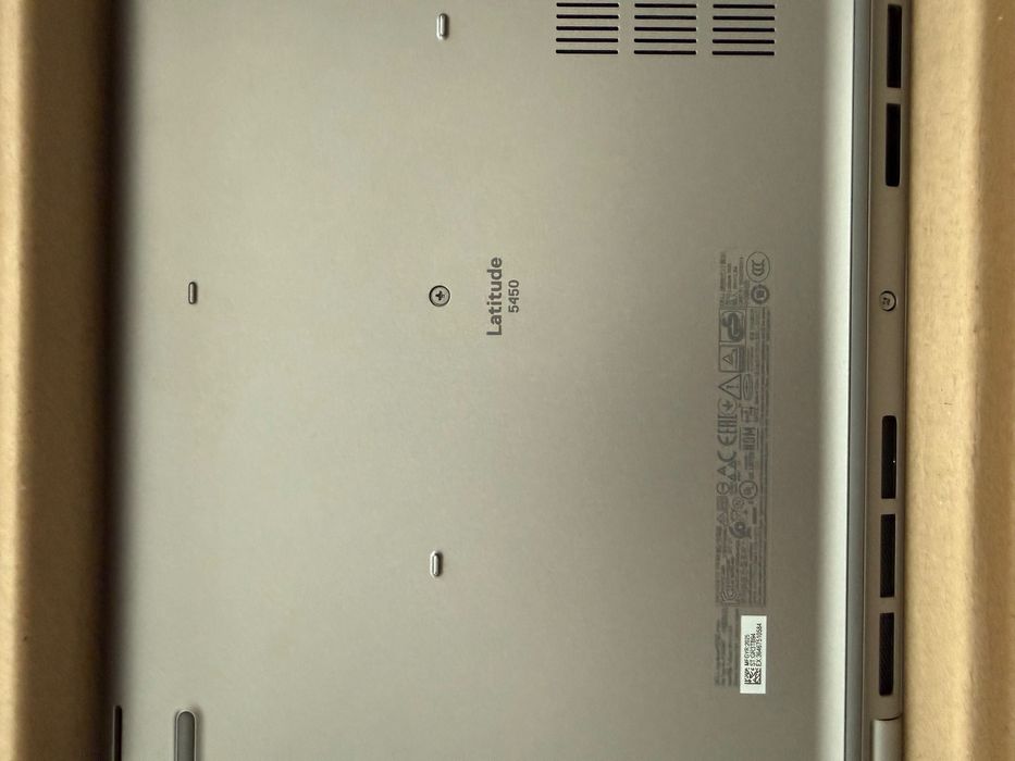 Лаптоп Dell Latitude 5450 16GB RAM 256 SSD