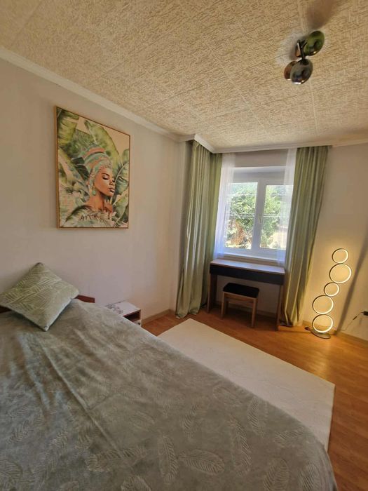 Дава се под наем Двустаен апартамент в Варна, м-т Траката - 40 кв.м за 449 € - Снимка #2