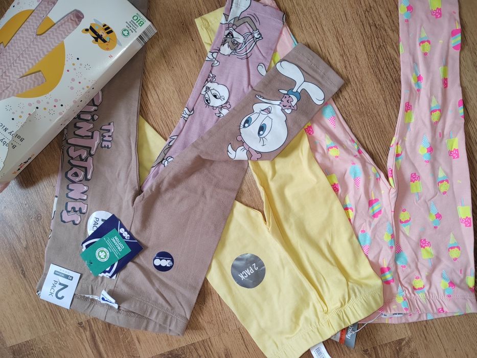 Много нови дрешки за момиче 80- 92 размер бодита, пижамки, рокли