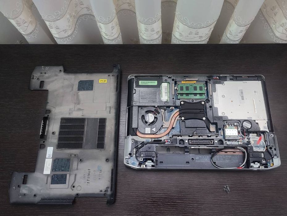 Dell Latitude E6420 i3-2350M 4GB ram 250gb hdd