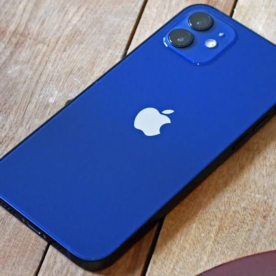 iPhone 12 Емкость память 64 ГБ