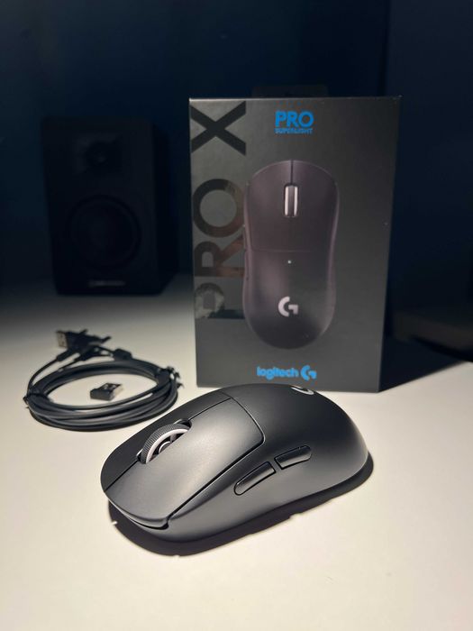 Mouse Logitech G PRO X Superlight Wireless, 63 gr., paduri sticla