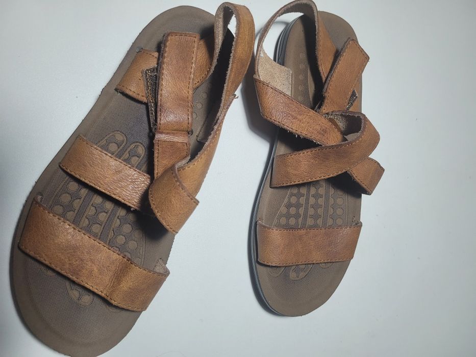 Сандалии кожаные