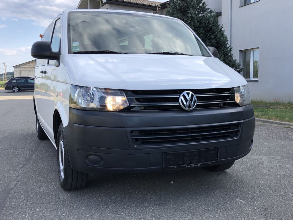 VW Transporter T5 9locuri an 2012 motor 2.0tdi 102cp clima navi euro5